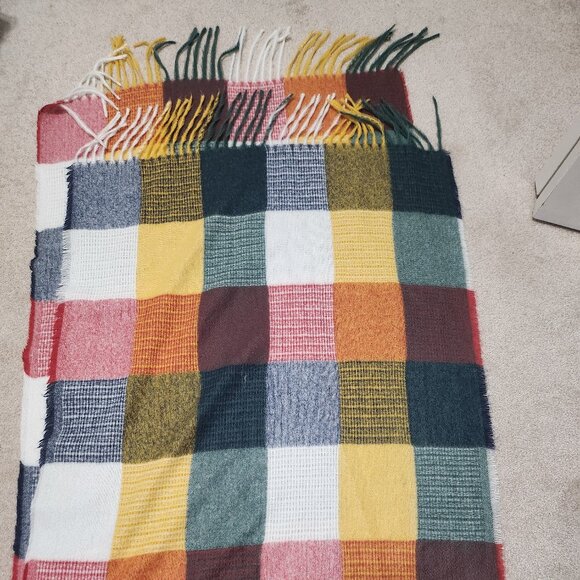 Northern Reflections - Shawl Like/Scarf, Excellent Condition, Very Soft - Picture 1 of 2